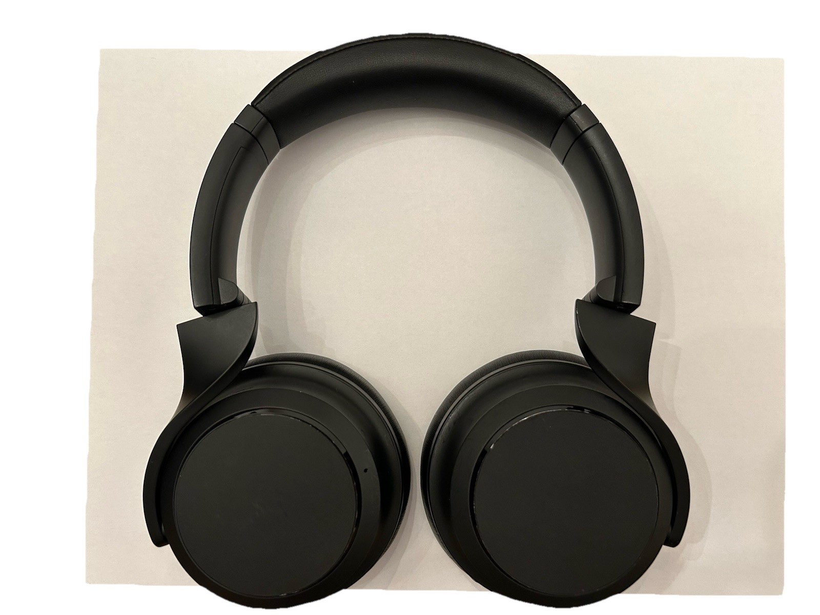 Wyze Noise-Canceling Headphones WNCH1 – ANC, Bluetooth, Soft Case, Cables