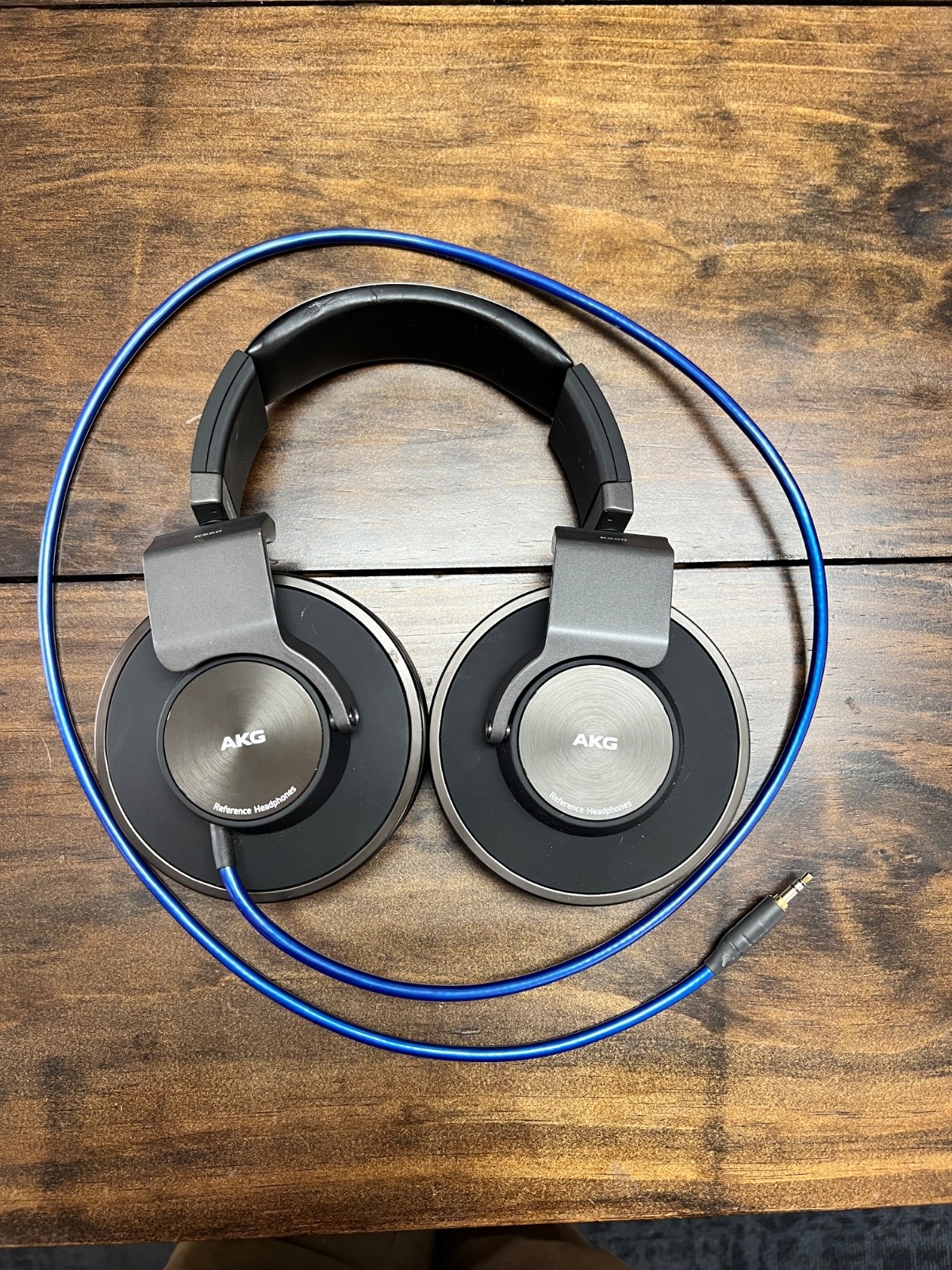 AKG K550 Closed Back Headphones Blue Dragon Cable New Deerskin Pads
