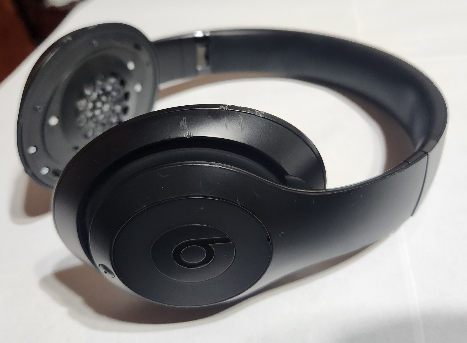 DEFECTIVE Matte Black Beats Studio3 Wireless Headphones NOT PAIRING & NO EARPADS