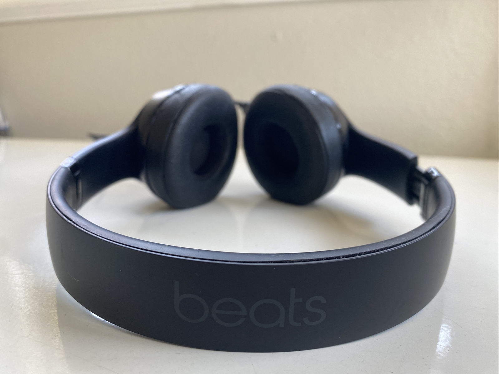 Beats by Dr. Dre Solo3 Over the Ear Headphone – Gloss Black