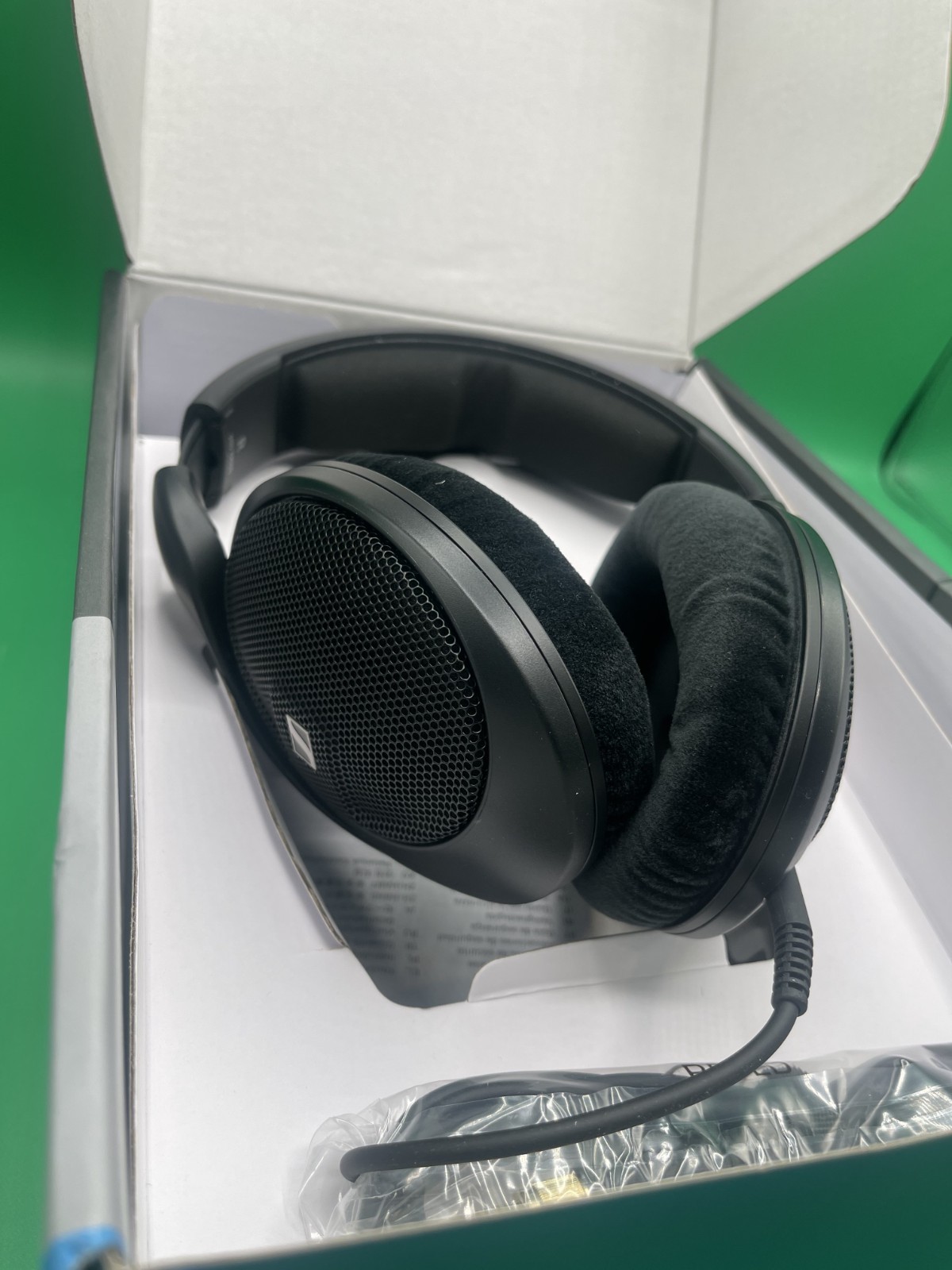 Sennheiser HD-560S High Performance Over-the-Ear Audiophile Wired Headphones