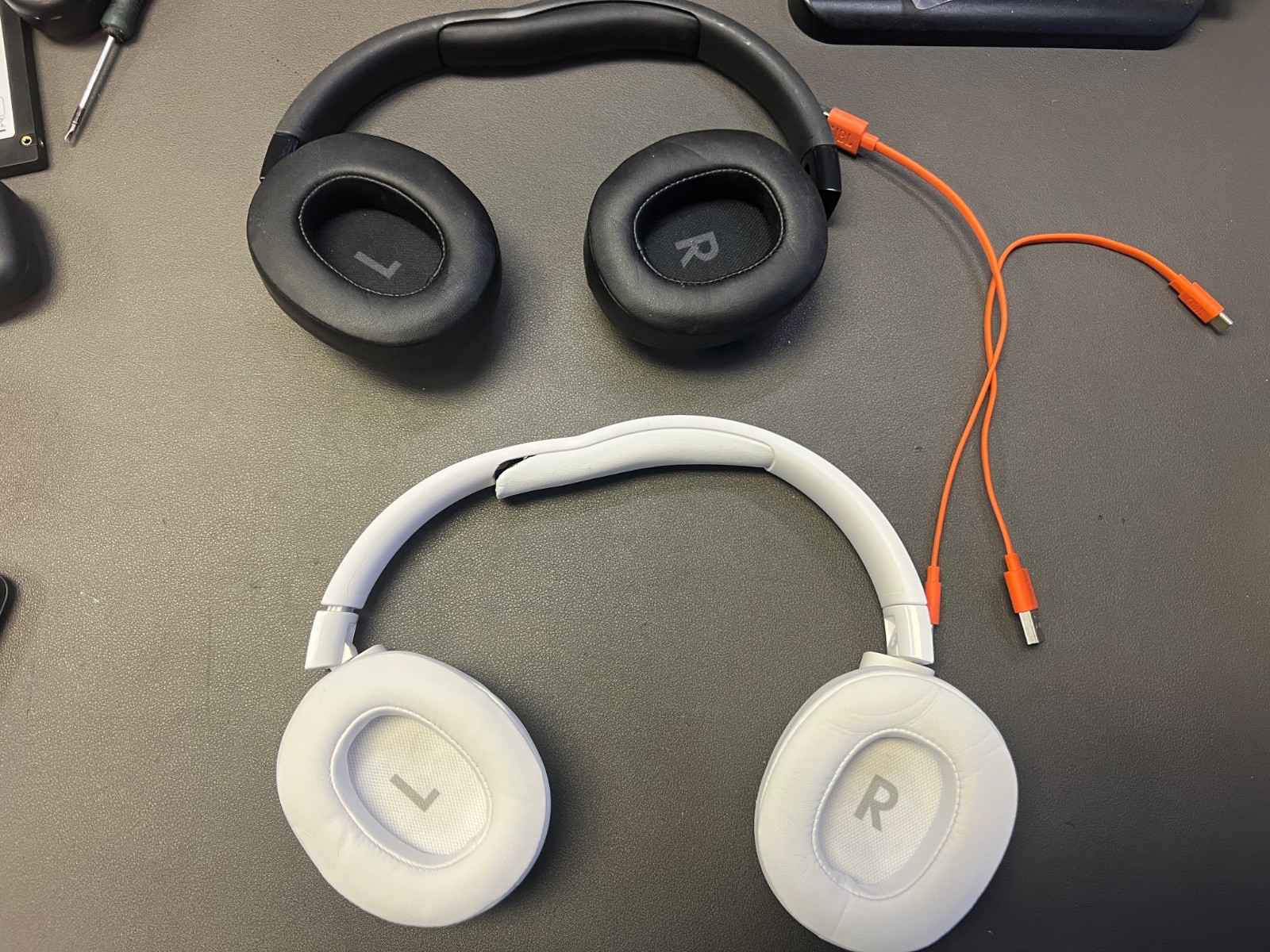 JBL Tune760NC LOT OF 2 – Active NC Bluetooth Headphones-BENT BUT WORKS!-3