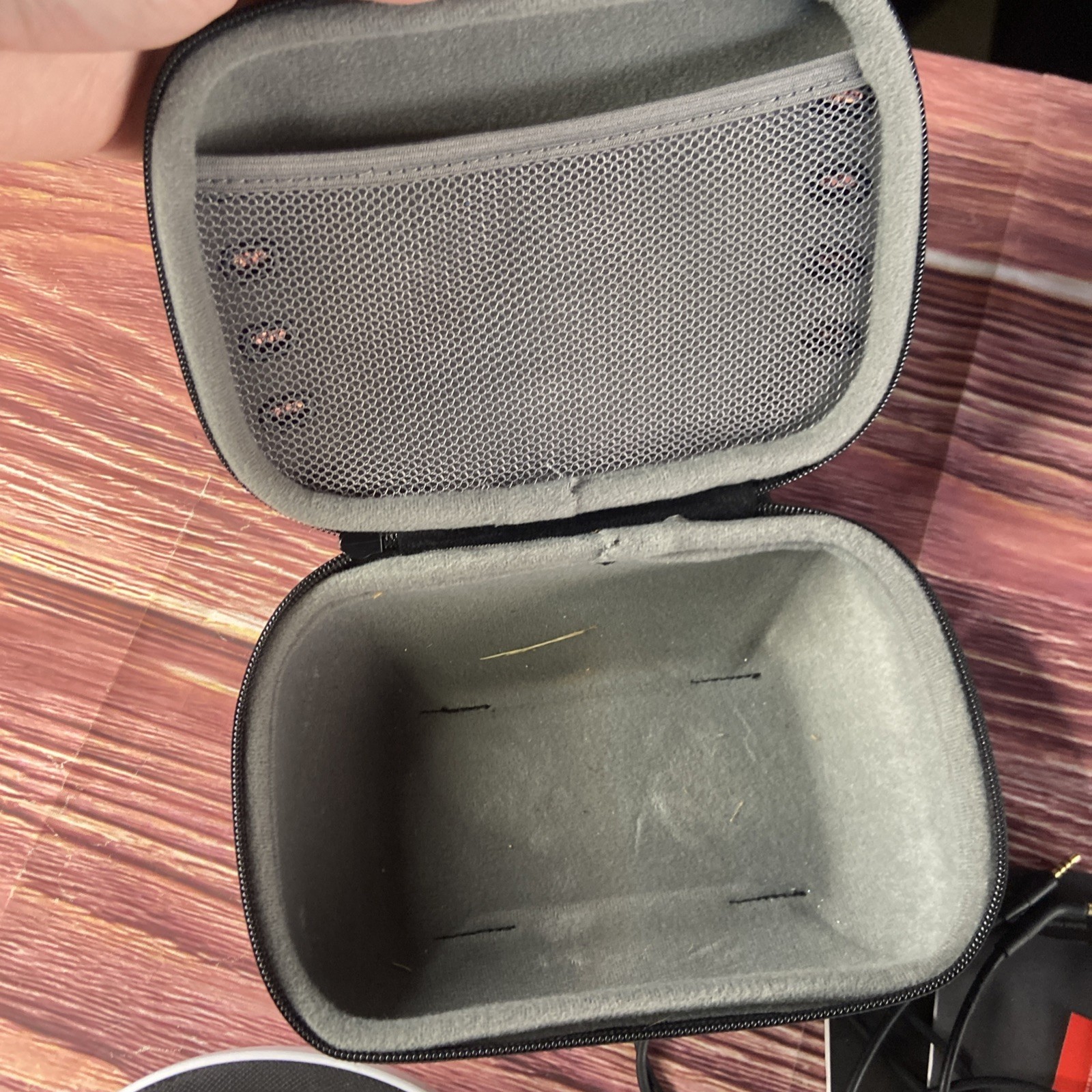 JBL Under Armour Sport Wireless Train Project Rock Edition Headphones White Blk