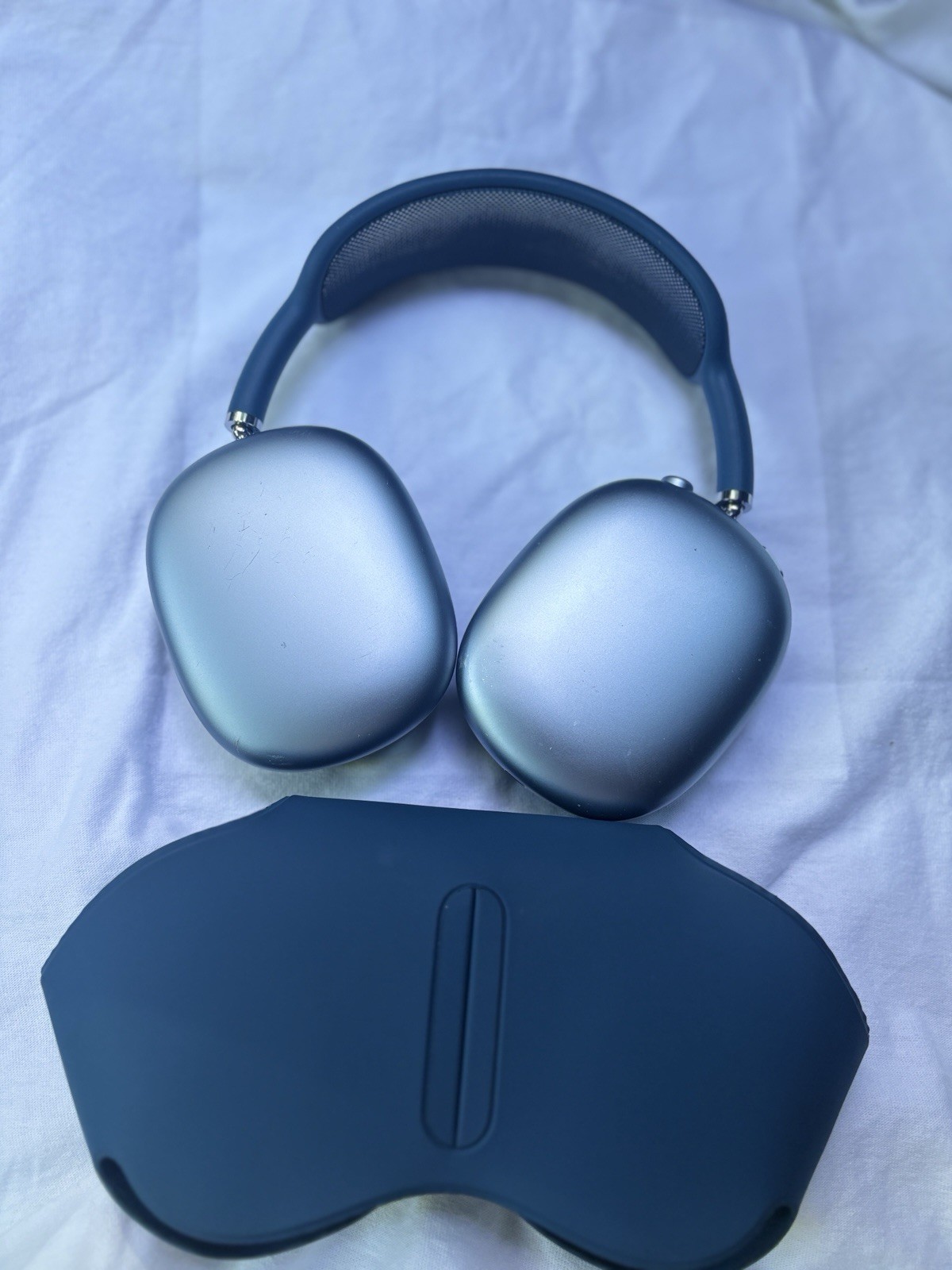 Apple AirPods Max Wireless Over-Ear Headphones Blue Silver Noise Cancellation