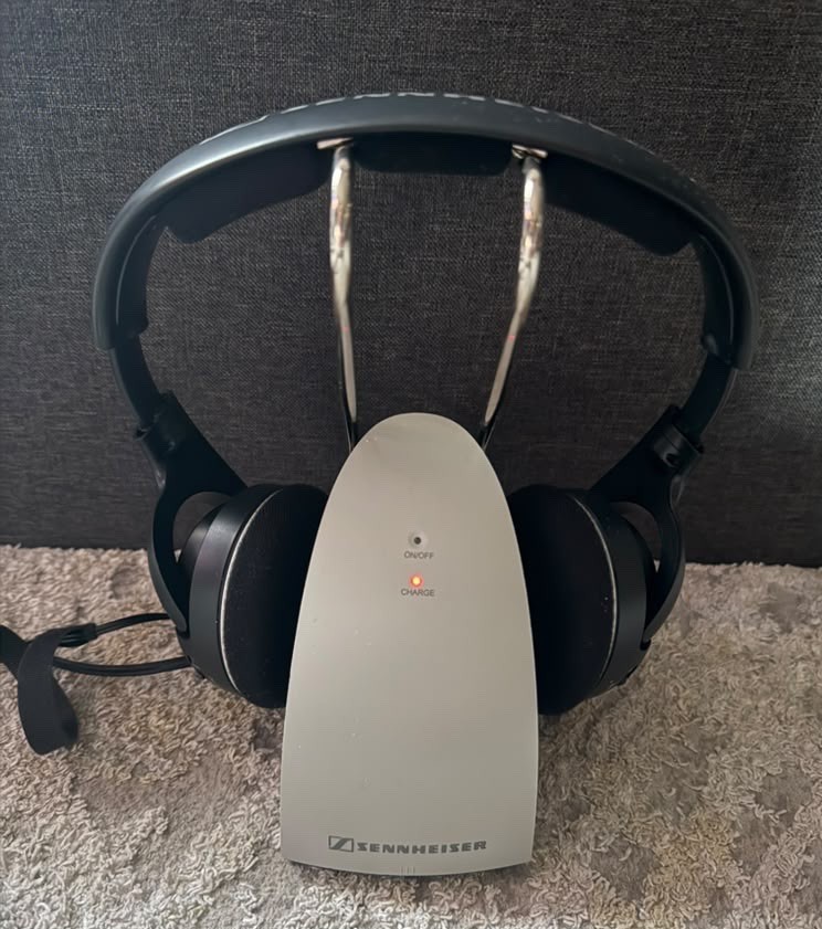 Sennheiser Wireless Headphones HDR120 & TR120 Charging Dock