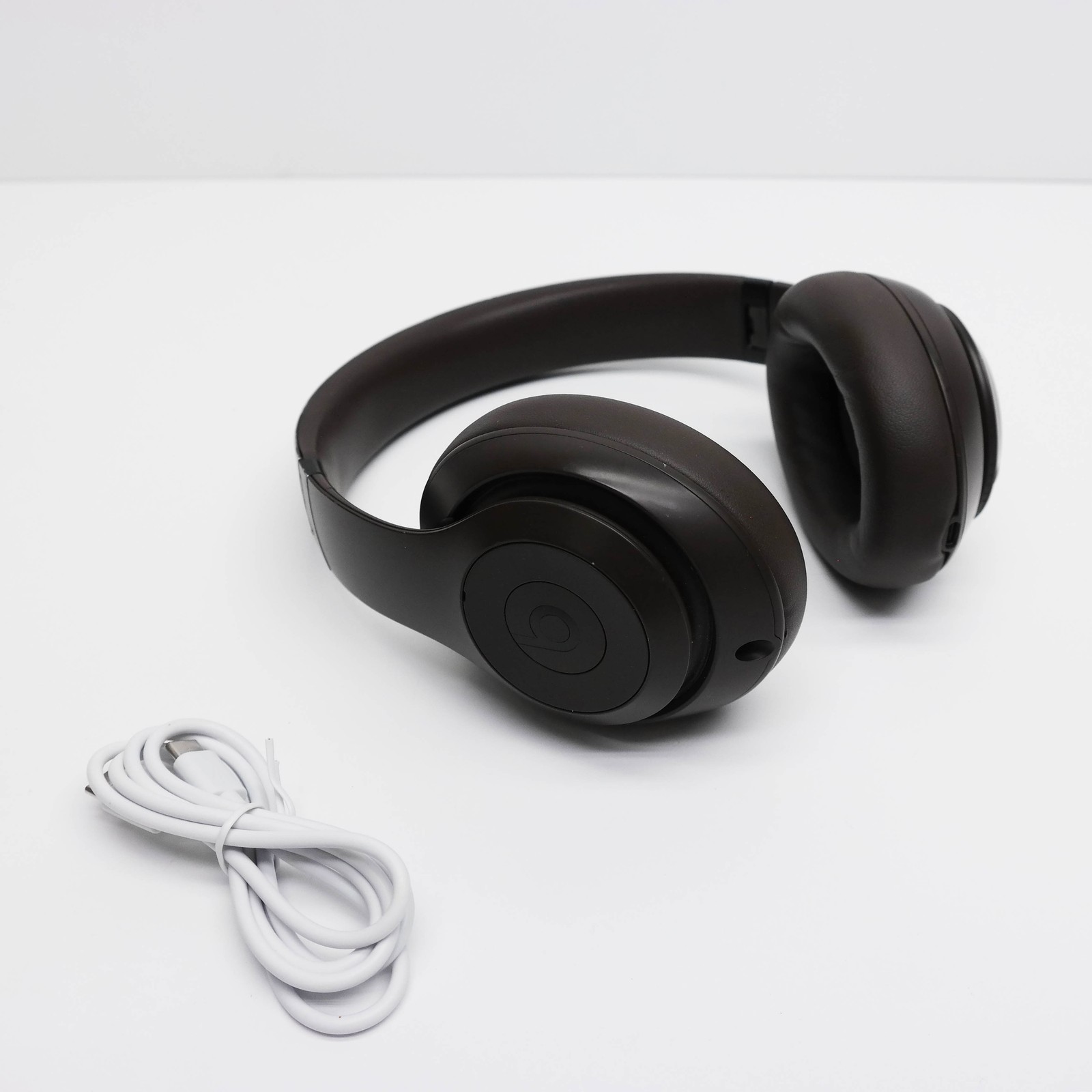 Beats Studio Pro Wireless Over-the-Ear Headphones MQTT3LL/A Deep Brown READ