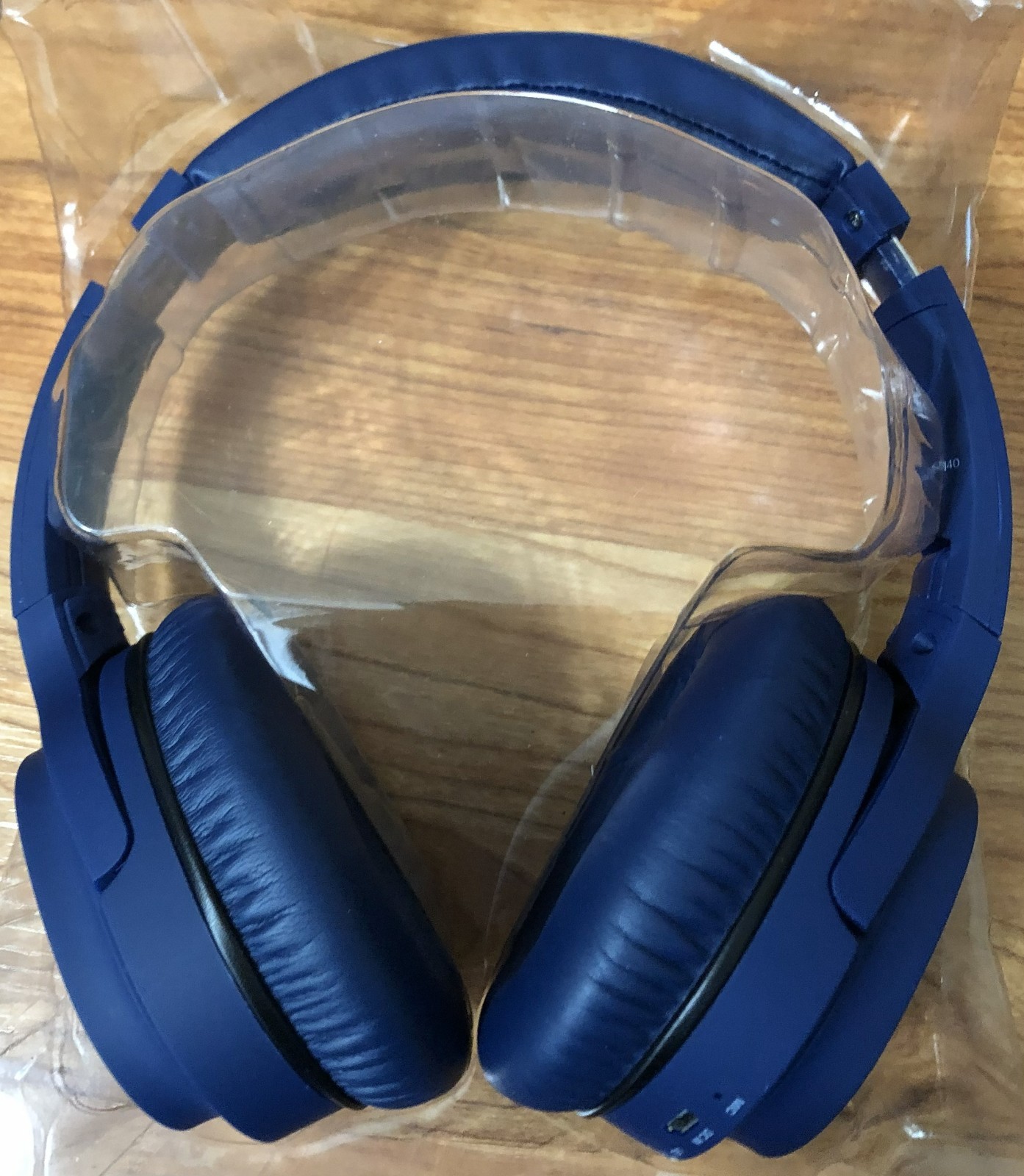 iLive Electronics Active Noise Cancellation Bluetooth Headphones model IAHN40IND