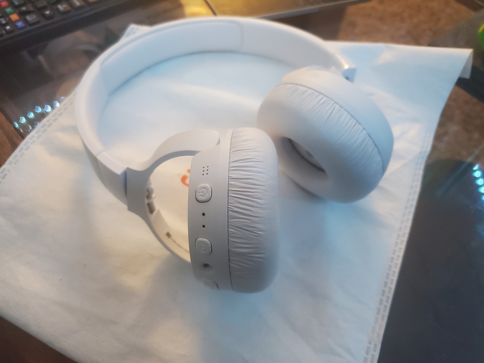 JBL Tune 670NC On Ear Wireless Headphones