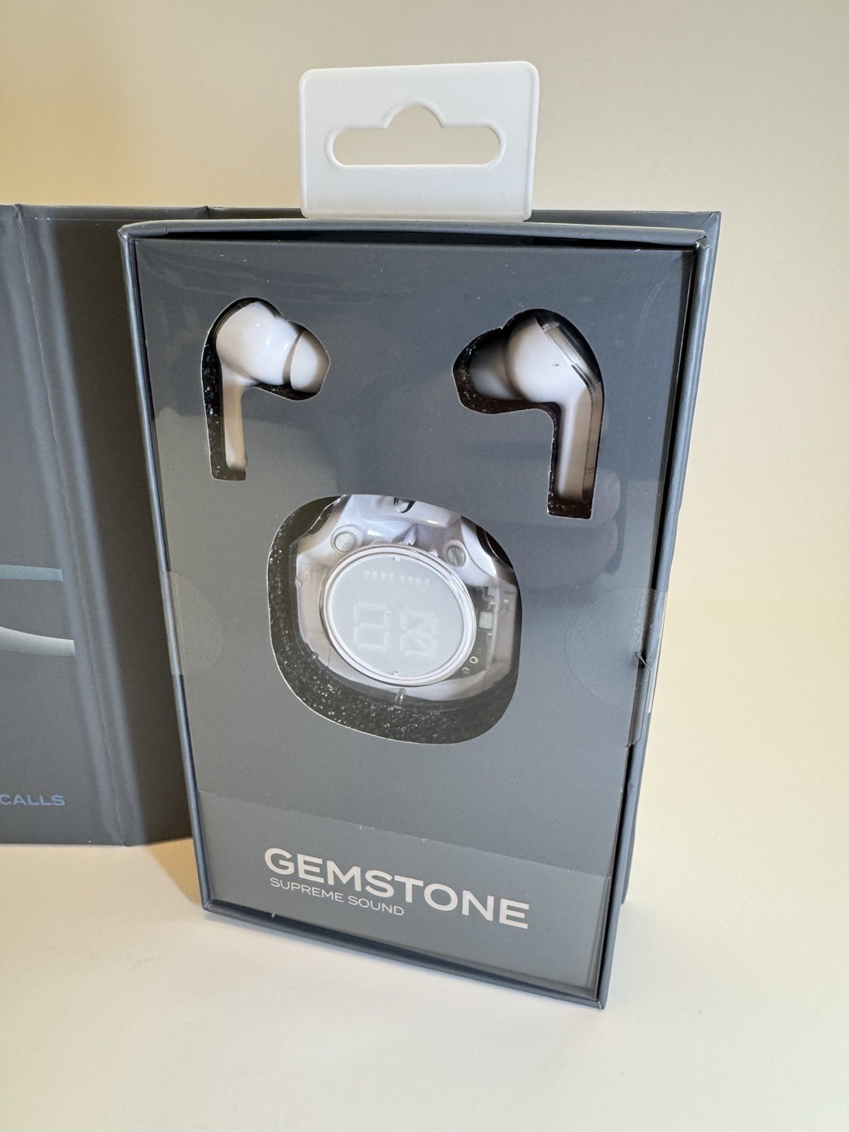 Acelloiries GemstonePro LED Digital Display Earbuds 20 Hours of Playtime White