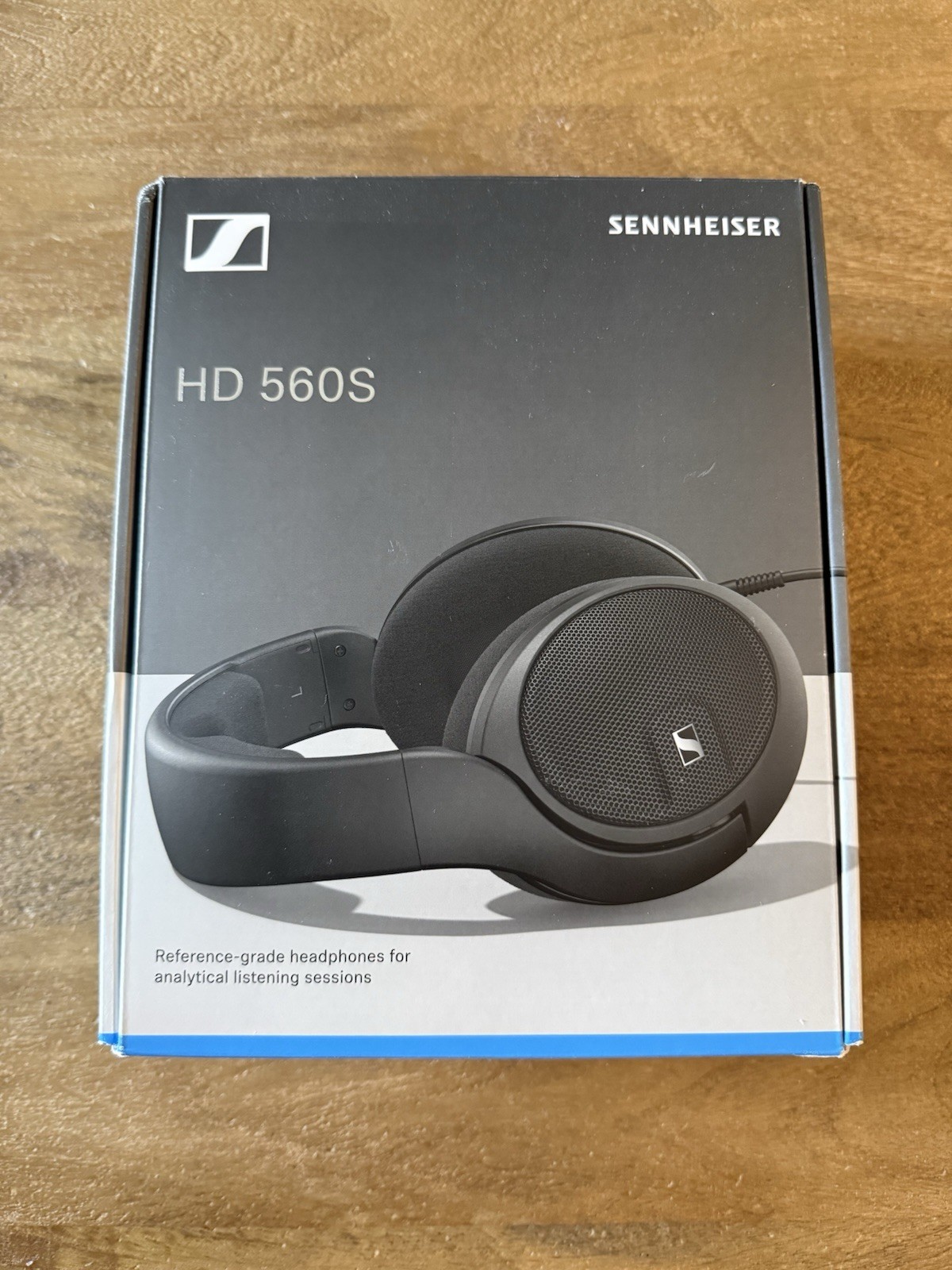Sennheiser – HD 560S Wired Over-the-Ear Audiophile Headphones – Black