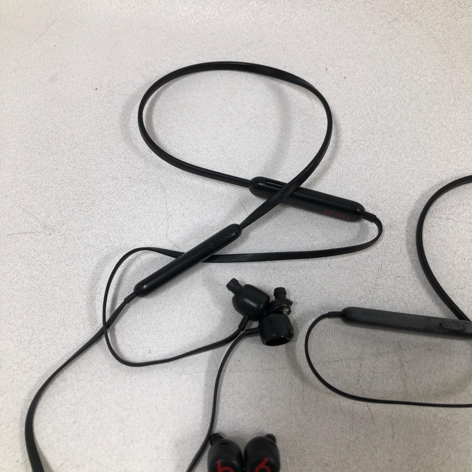 FOR PARTS LOT OF 15 Beats Flex Wireless Bluetooth Earbuds Earphones – Black/Whit