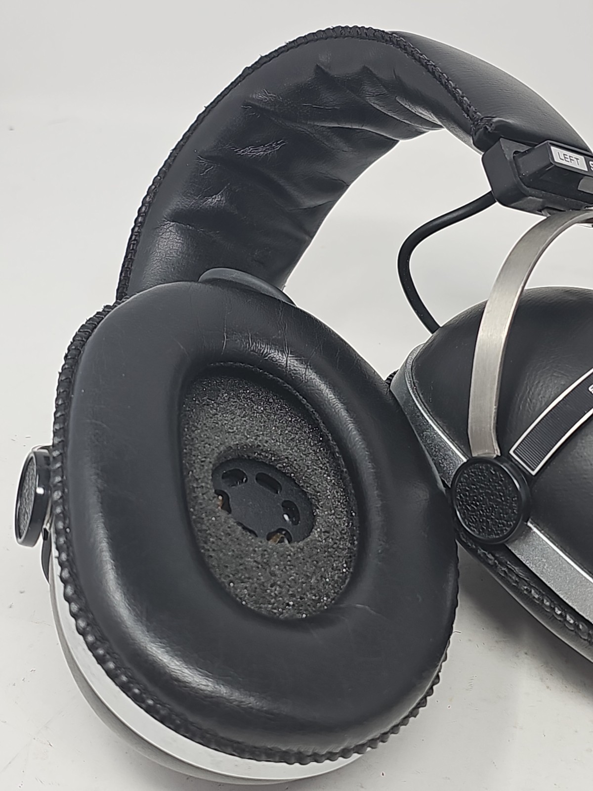 Pioneer SE-305 Stereo Over the Ear 1/4″ Jack Black Headphones