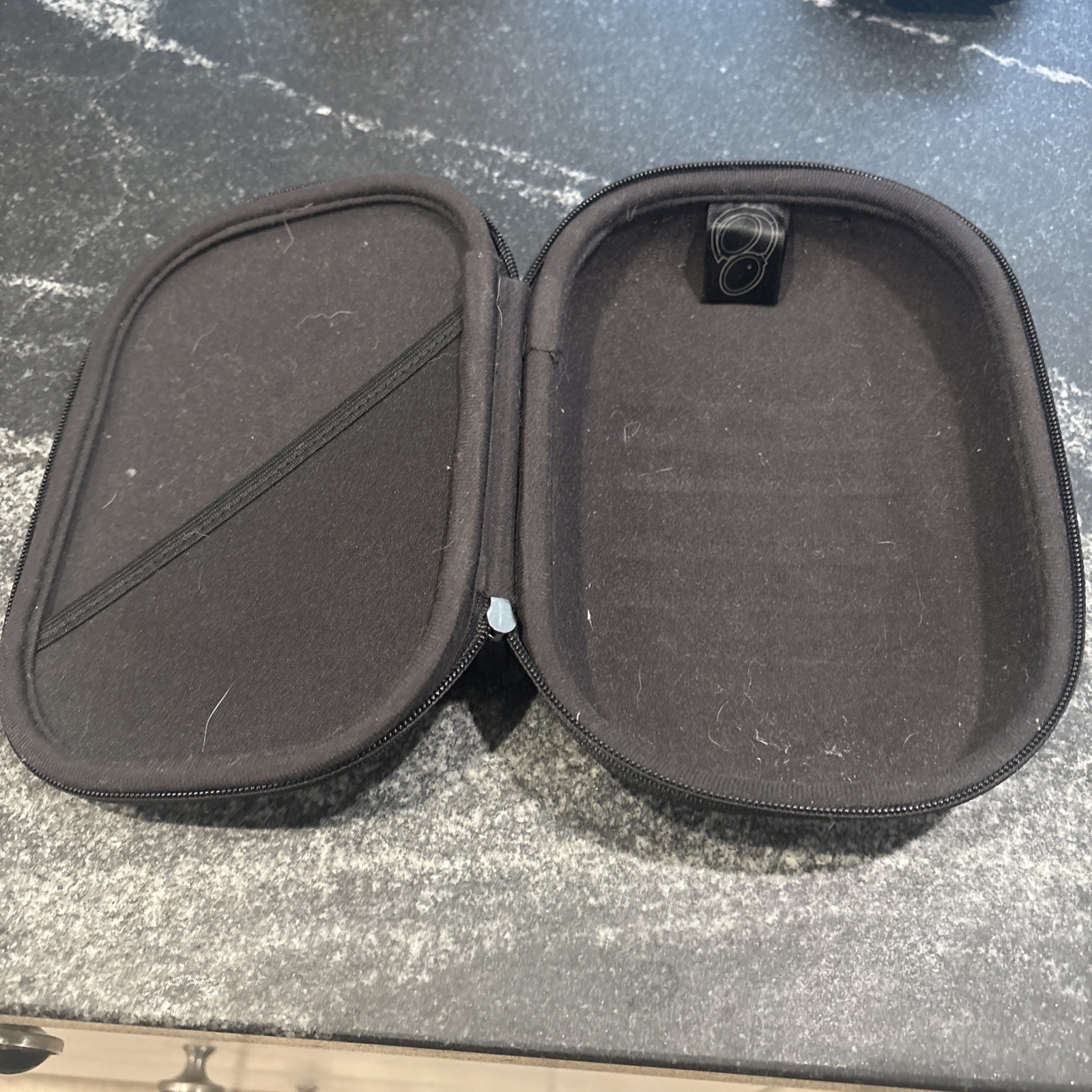 Bose QuietComfort Noise Cancelling Headphones Replacement Case. Read