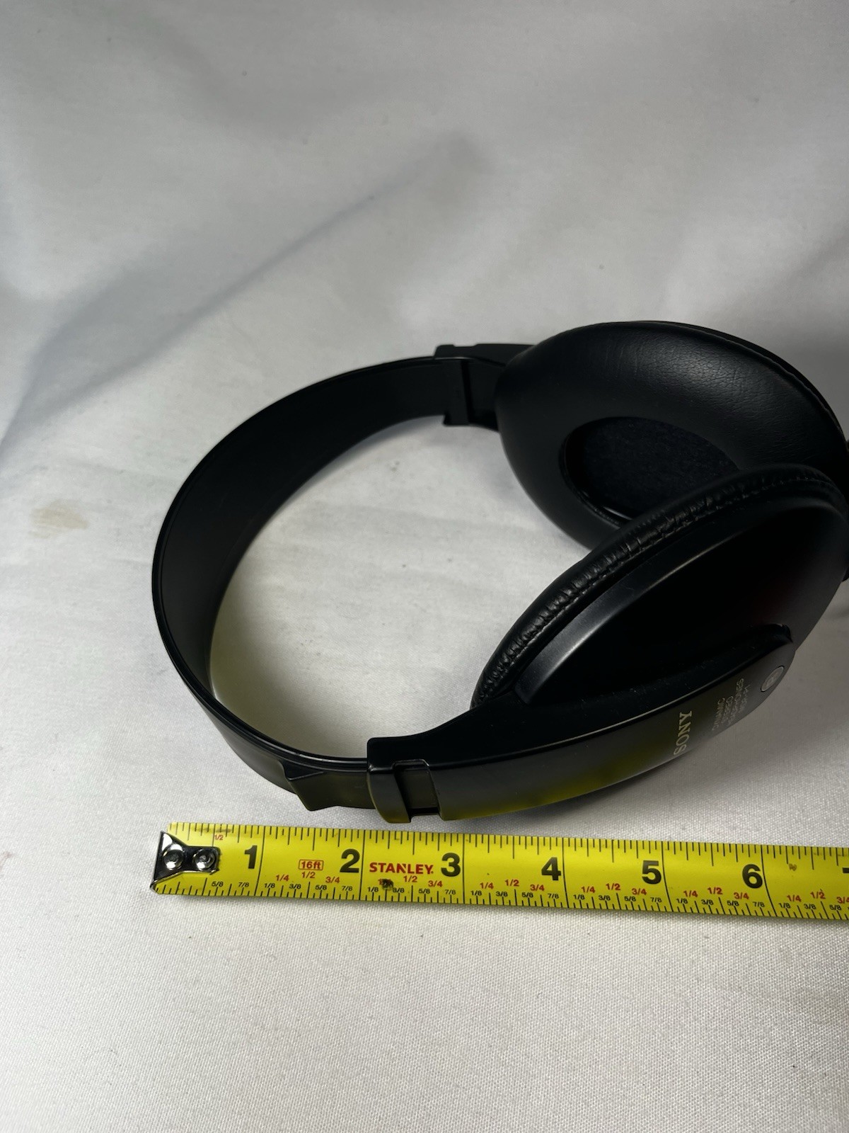 Sony MDR-P1 Dynamic Stereo Wired Headphones•Oval Shape• Adjustable•Jack Adapter