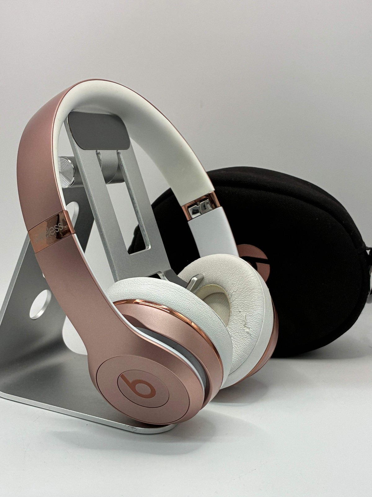 Beats Solo 3 Headphones Pink w/ Carrying Case – Used B