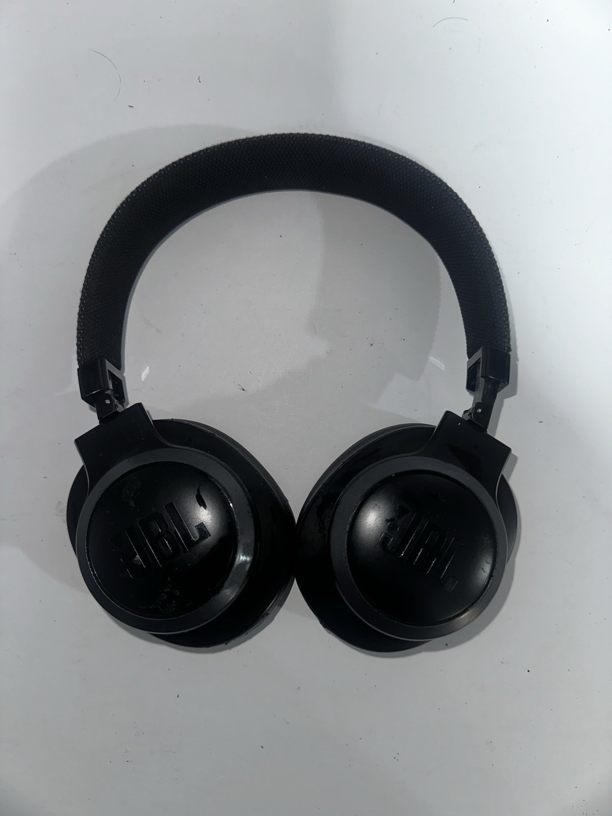 JBL Live 500 BT Around-Ear Wireless Headphone – Black