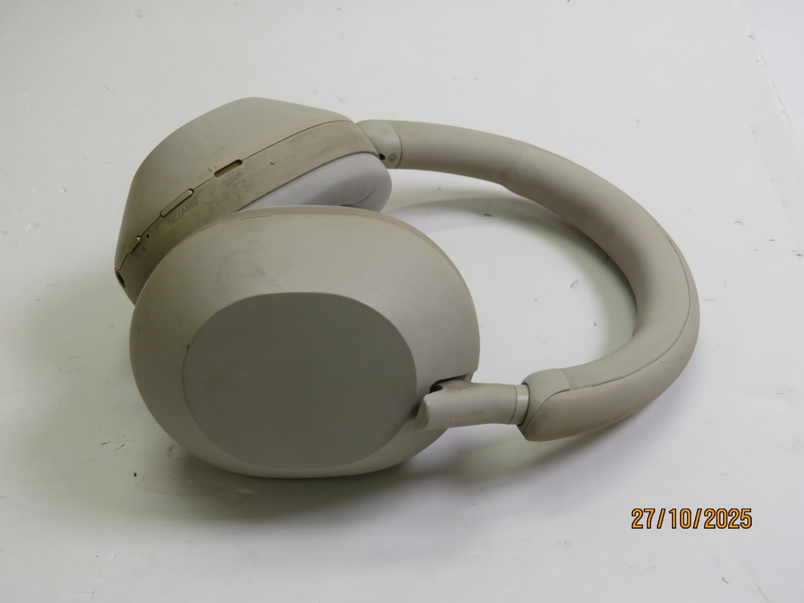 Sony WH-1000XM5 Over-Ear Noise Cancelling Bluetooth Headphones – SILVER [DJ1285]