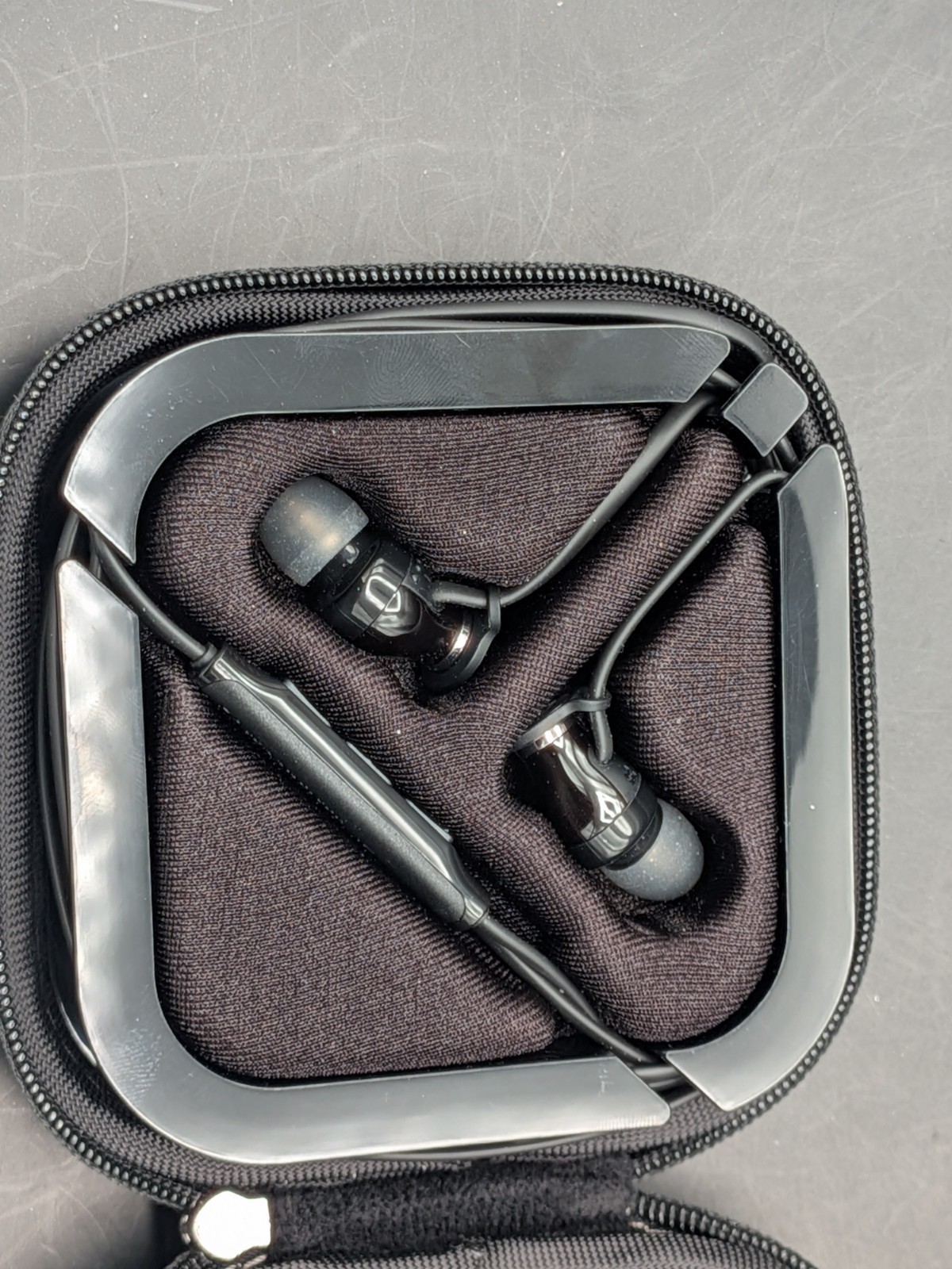 Sennheiser M2IEI Momentum in Ear Headphones