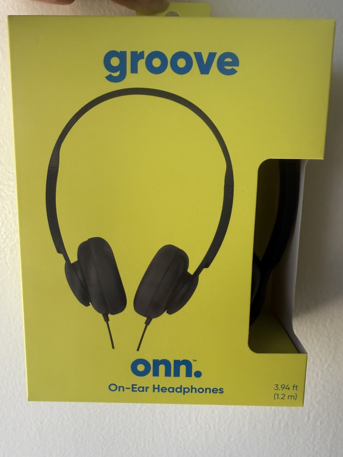 Brand New Onn Groove On-Ear Wired Headphones – Black – 3.5mm Aux 3.94ft Cable