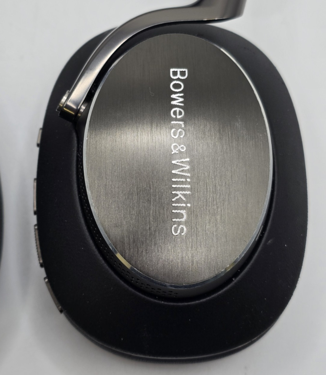 Bowers & Wilkins Px8 Wireless Over-Ear Headphones – Black – Missing Wires