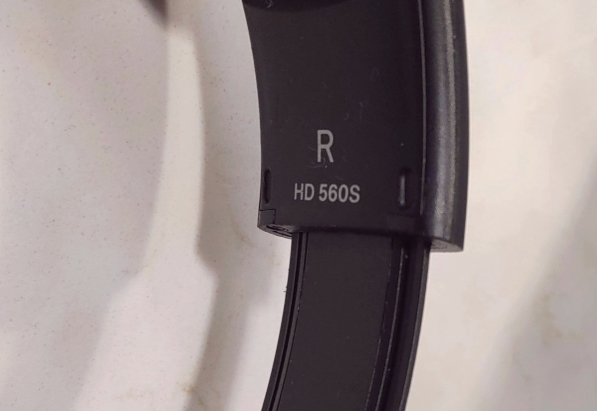 Sennheiser HD 560S Over-The-Ear Audiophile Headphones With Extra Cable