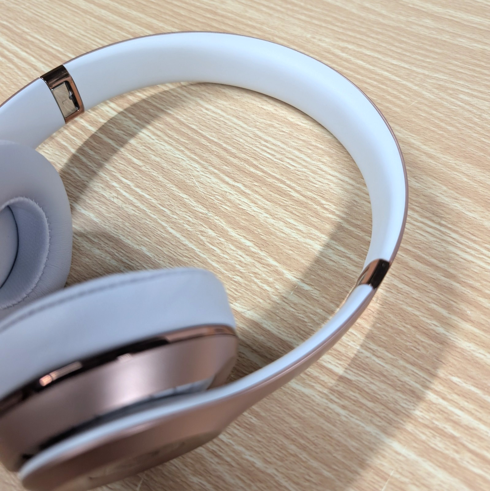 Beats by Dr. Dre Beats Solo3 Wireless On-Ear Headphones – Rose Gold