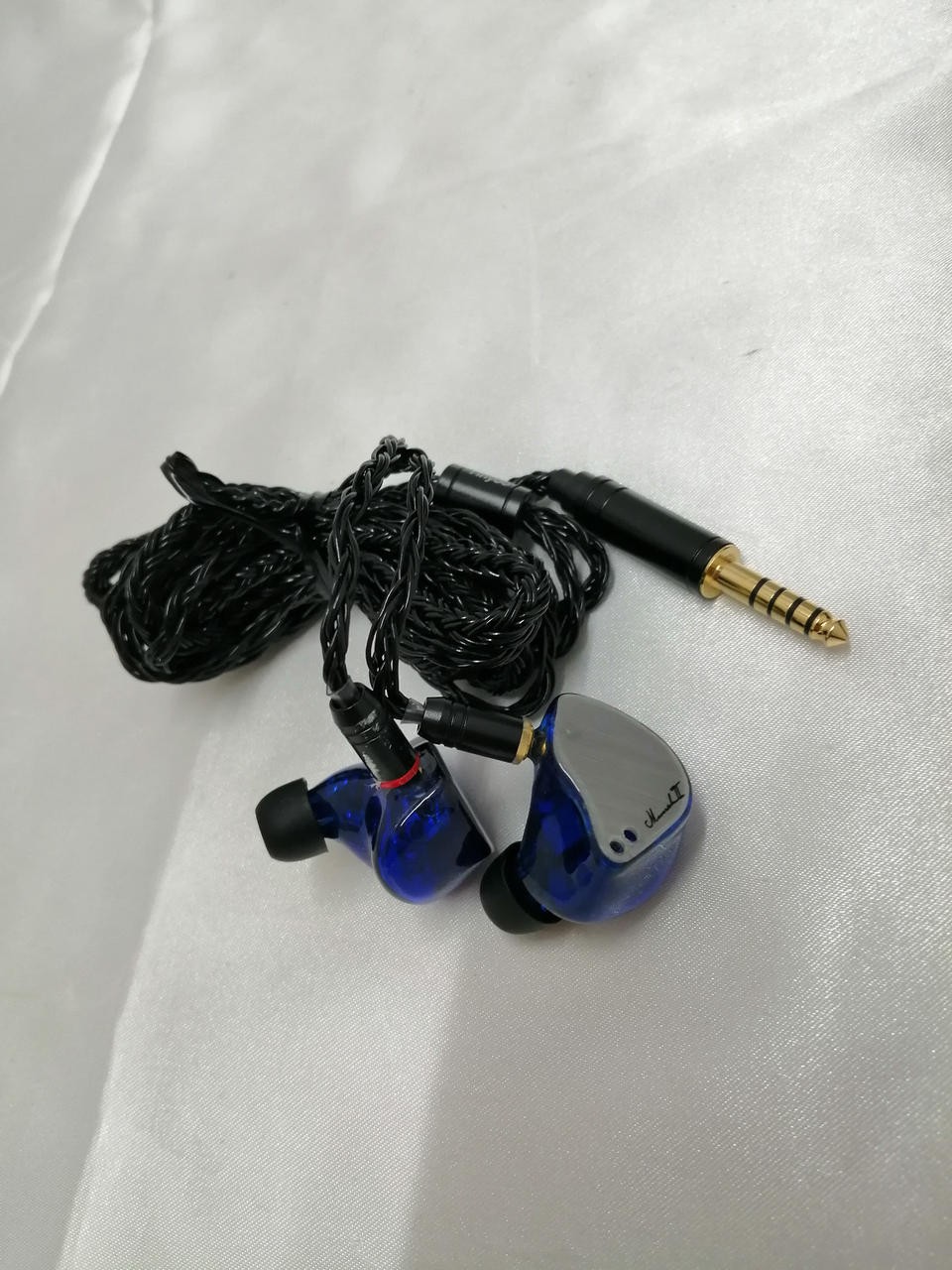 Unique Melody Maverick II Earphones, Hybrid 5-Driver, 10Hz-20kHz