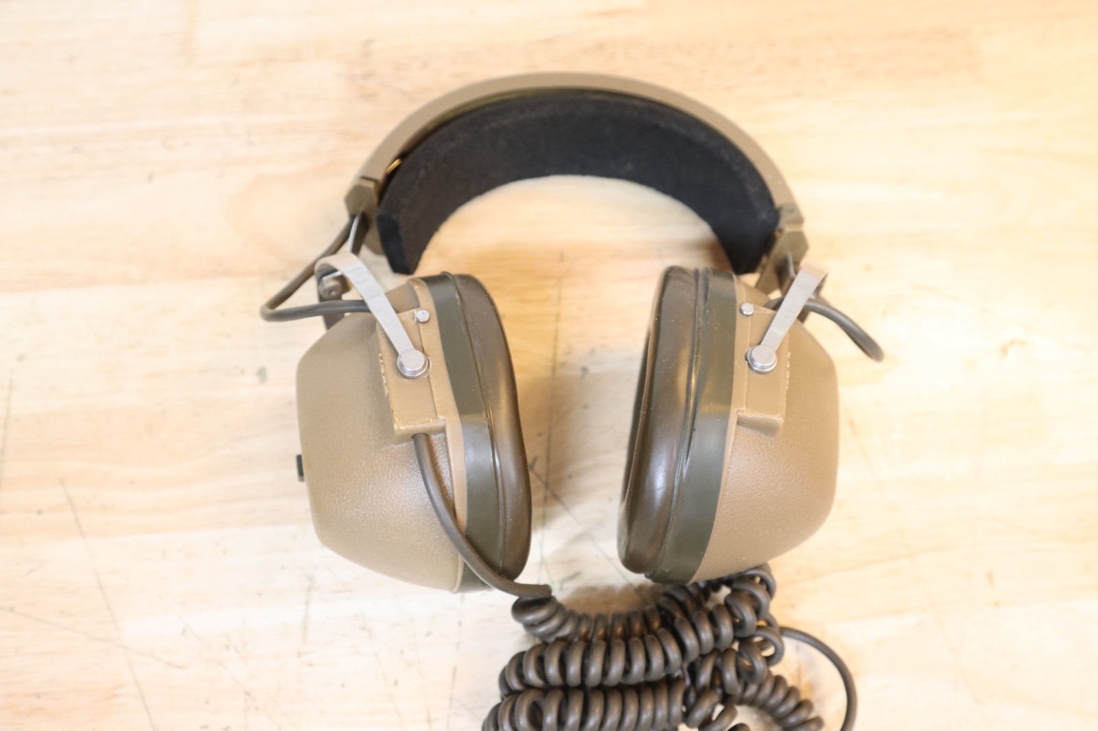 Nice Koss K/6LC Over-Ear Stereo Headphones Closed Back Volume Coiled 1/4 Plug US