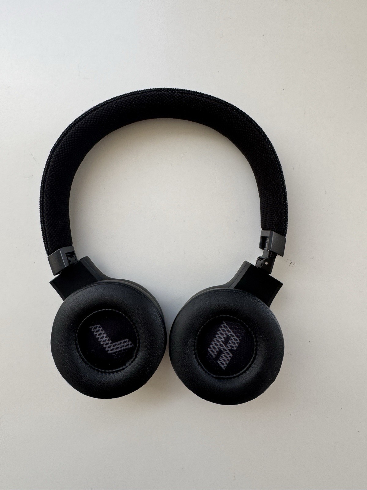 JBL LIVE460NC Wireless On-Ear Headphones Black Works w/ Case No Charger