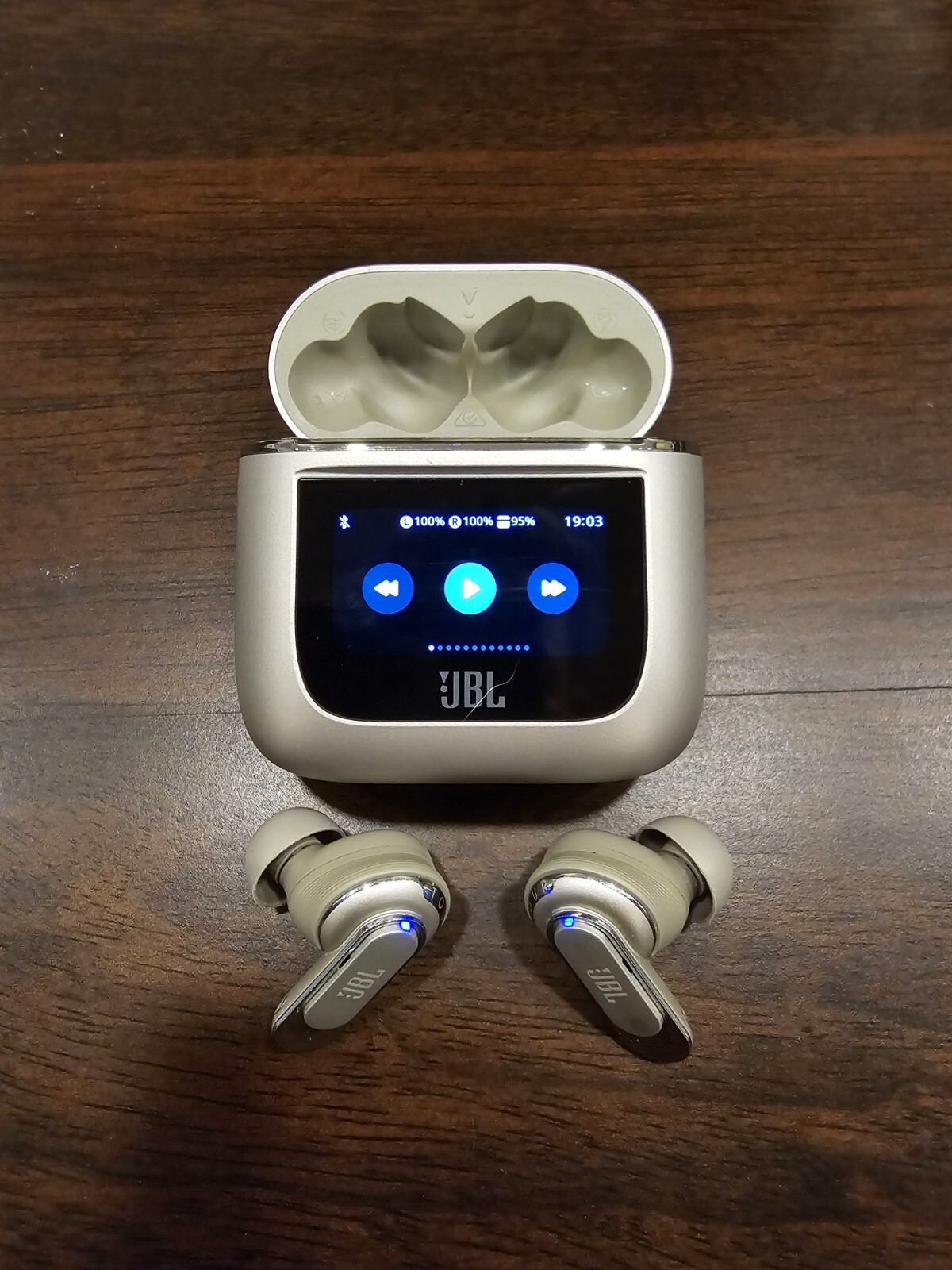 JBL TOUR Pro 2 True Wireless Earbuds – Champagne (JBTOURPRO2CPGAM)