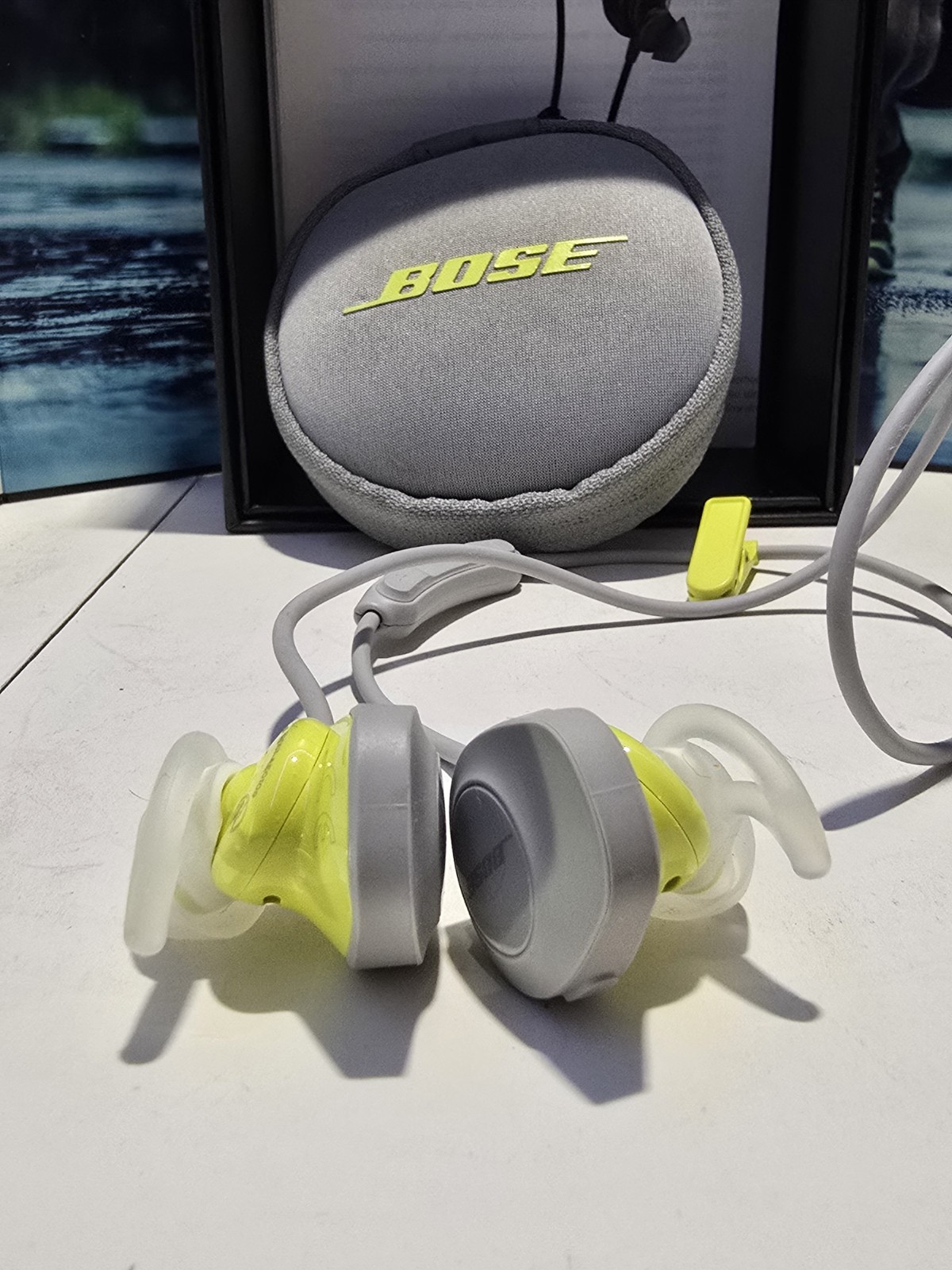 98%NEW Bose SoundSport Wired 3.5mm Jack Earbuds In-ear Headphones IOS / Android