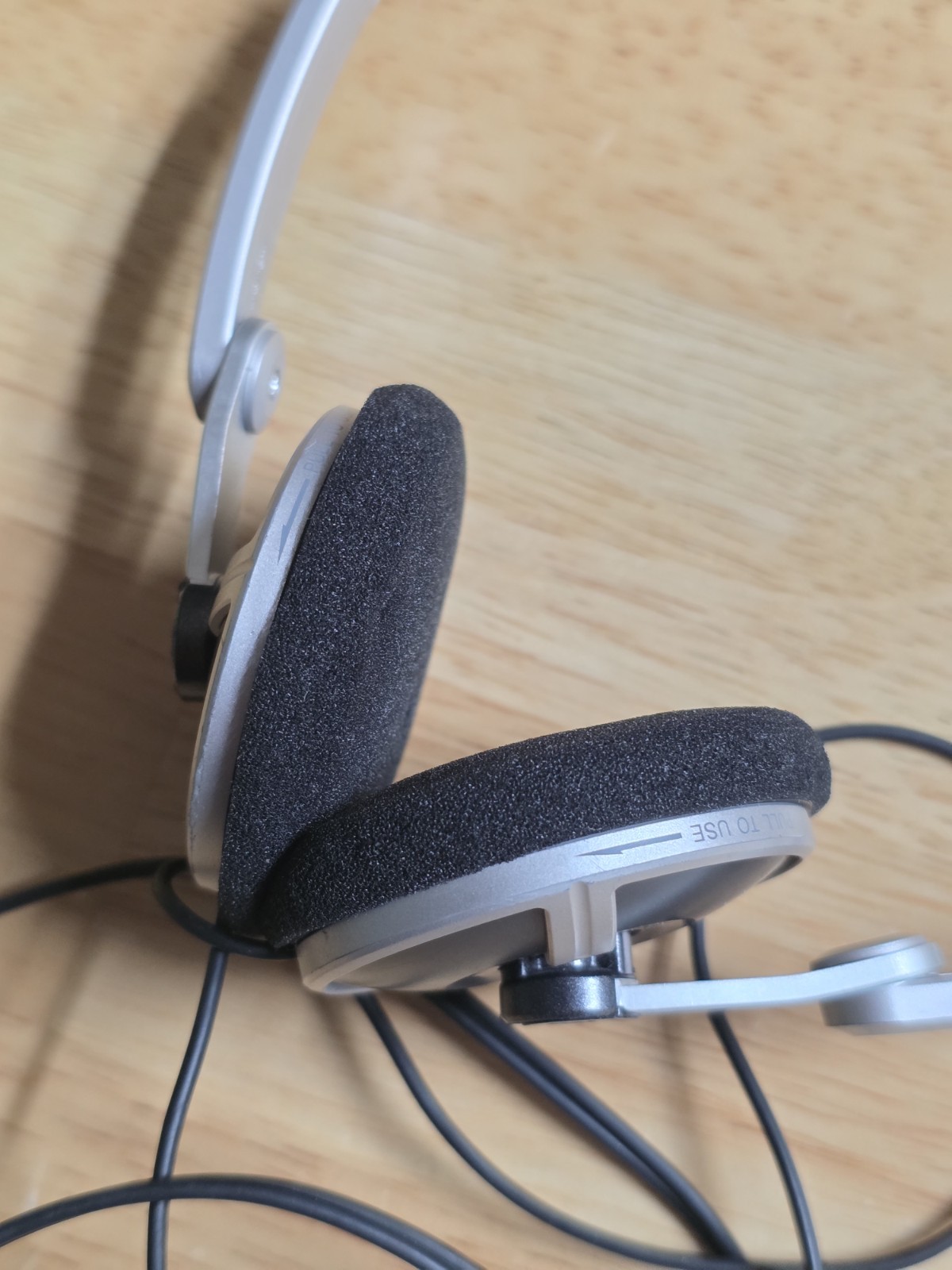 Genuine Vintage Sony MDR-710 Wired Foldable Headphones ** TESTED And WORKS **