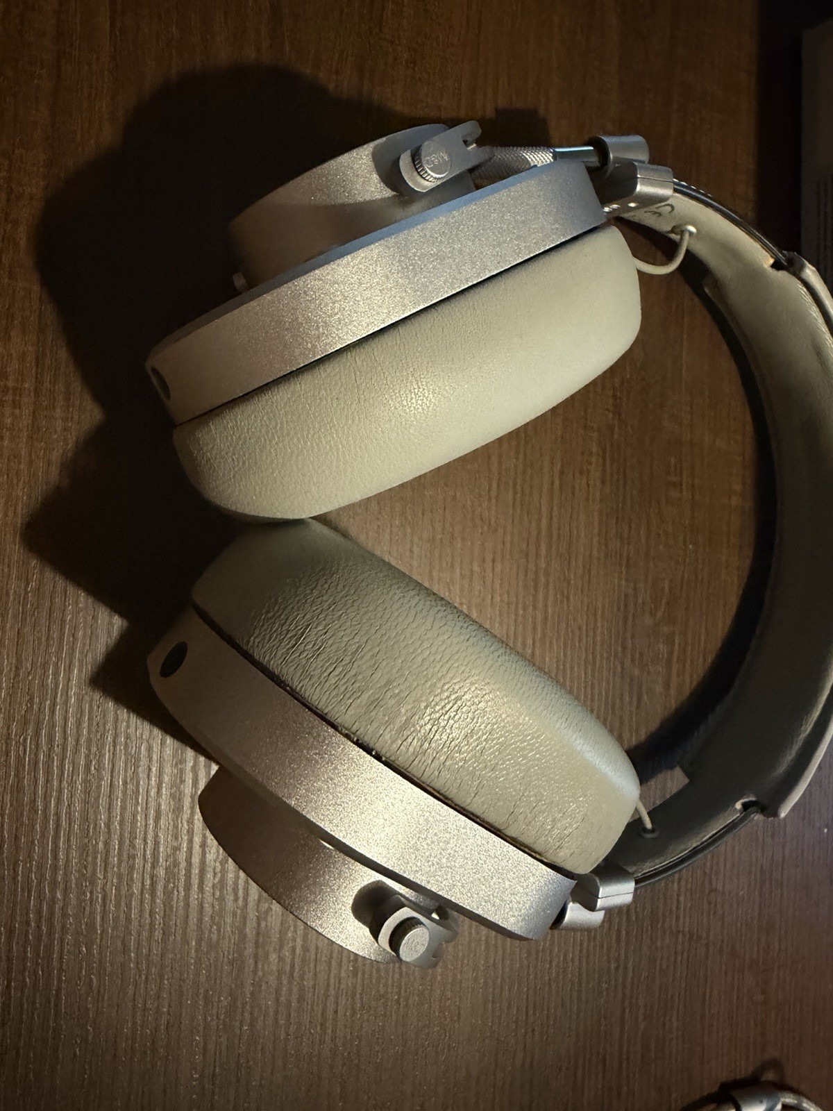 Master Dynamic MH40 White Wired Headphones G2U