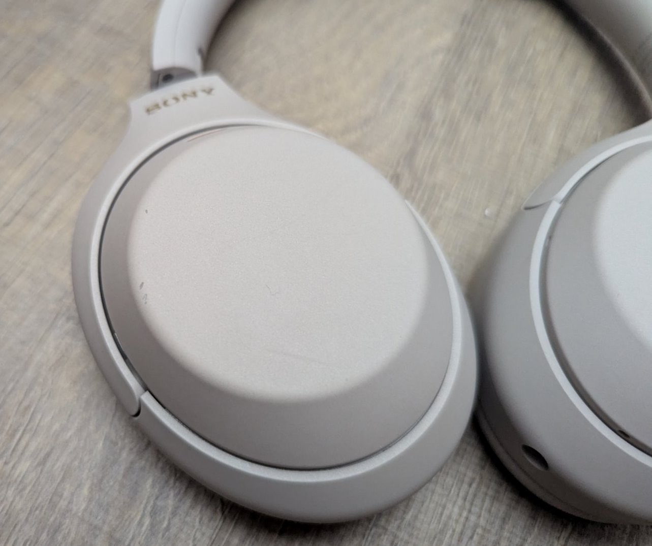 SONY WH-1000XM4 Wireless Noise Canceling Headphones – SILVER #VG