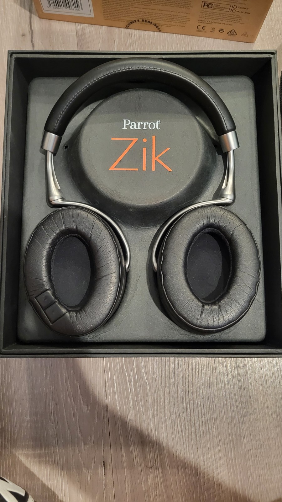 Parrot Zik Deluxe Pack 1st Gen Wireless Headphones With Original Packaging/Case