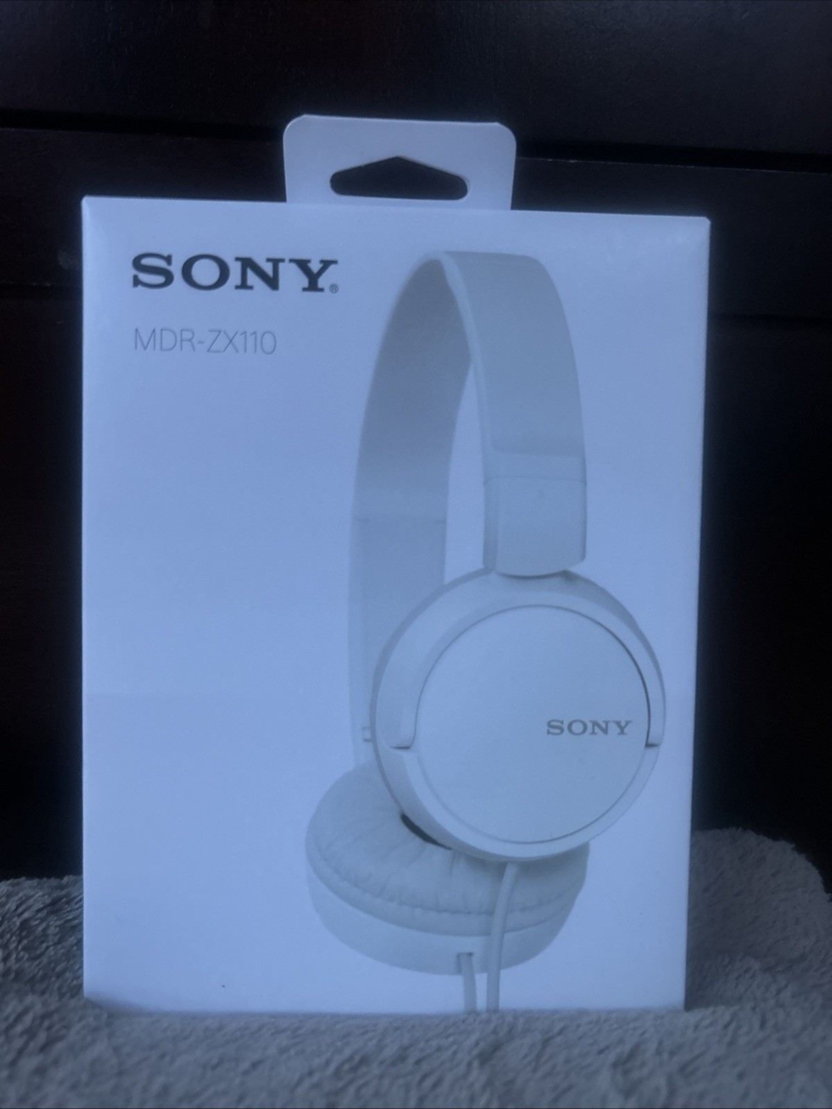 Sony MDR-ZX110 Ear-Pad (On the Ear) Headband Headphones – White