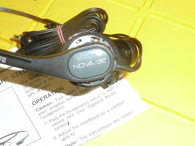 Vtg Radio Shack Nova-39 Portable Stereo On-Ear Headphones Lightweight 33-1110