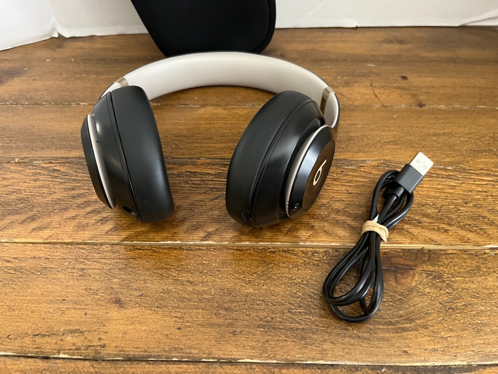 Beats by Dr. Dre Beats Studio Pro Wireless Noise Cancelling Black & Gold w/ Case