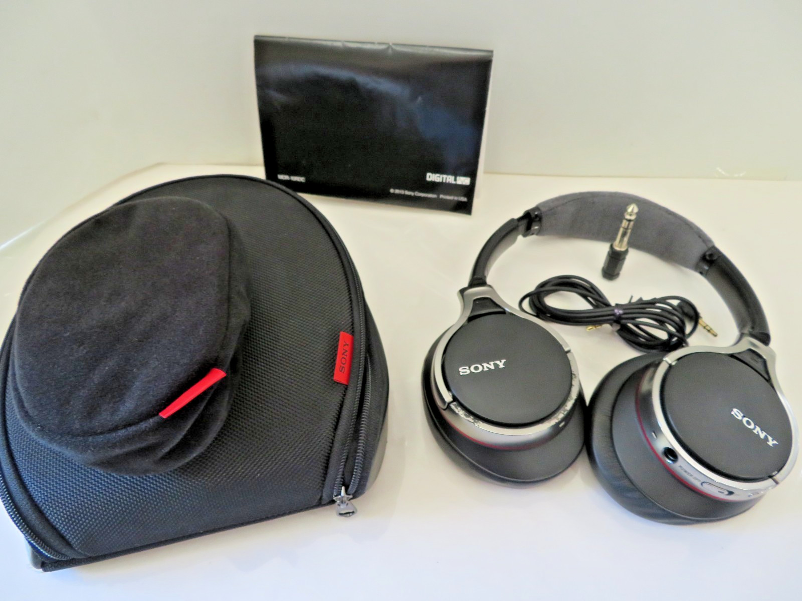 Sony MDR-10RDC Noise Canceling Headphones Black w/ case cable & Manual PLS READ