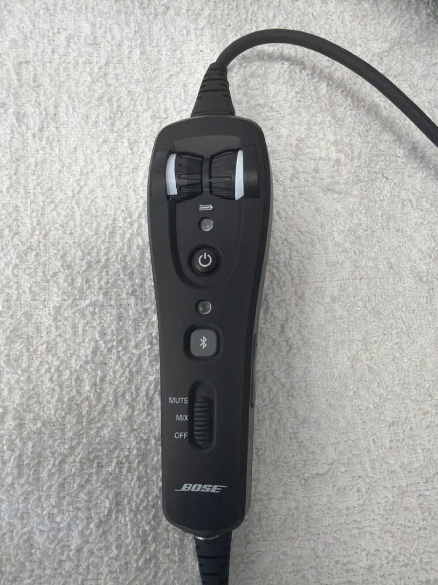BOSE AVIATION A20 HEADSET PRE-OWNED (P23016340)