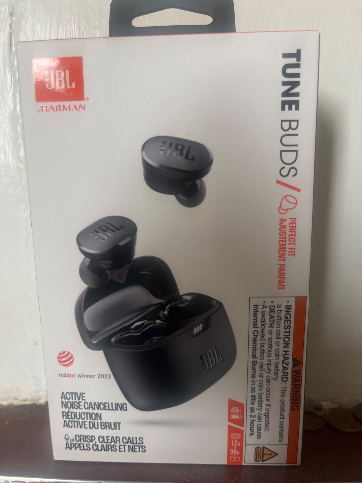 JBL Tune Buds, Black Auto noise cancelling. They sound great but just don’t fit