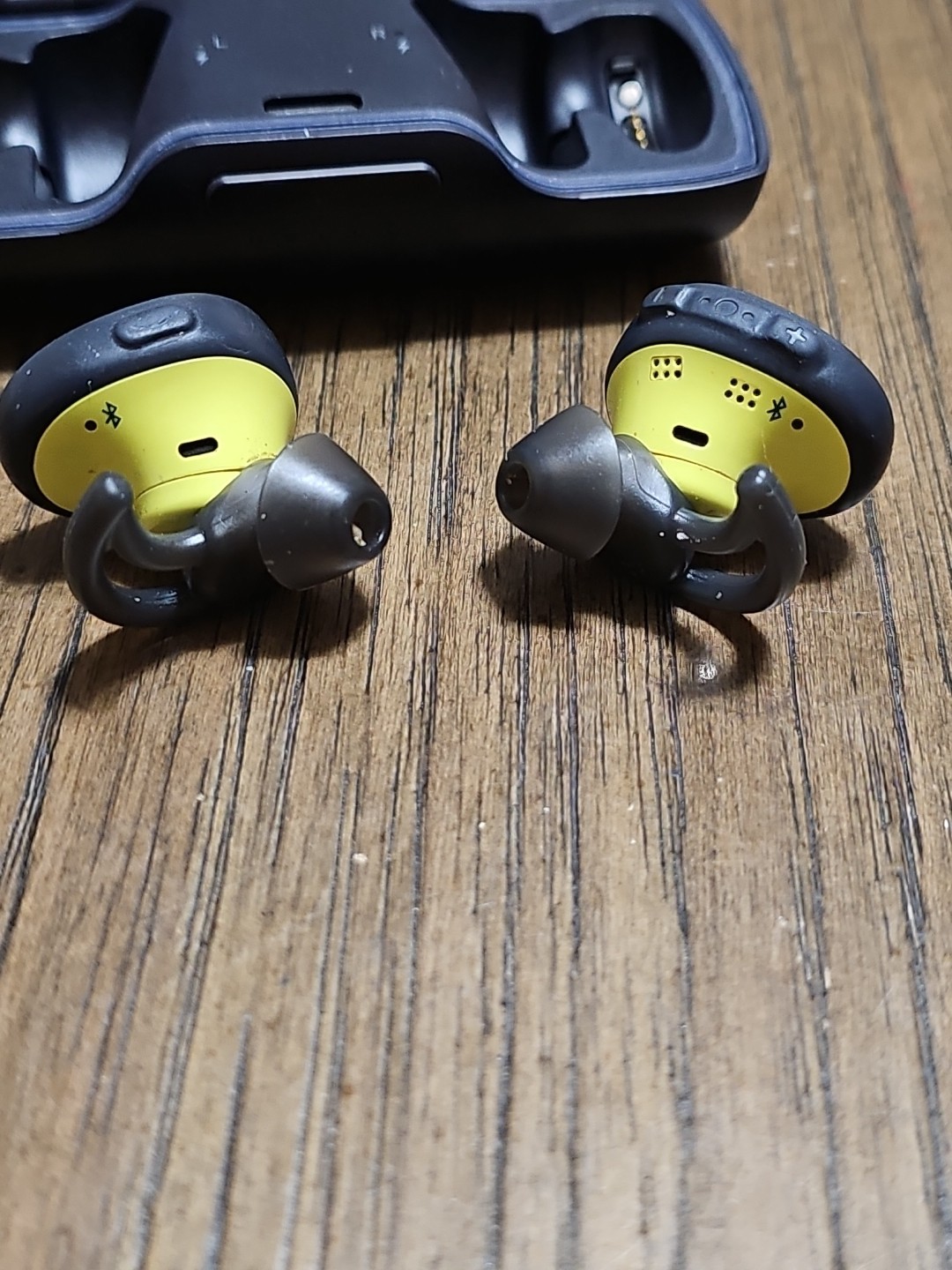 BOSE SoundSport Free Truly Wireless Sport Headphones – Midnight Blue/Citron