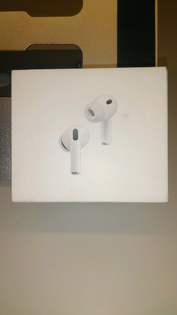 Apple AirPods Pro 3 Wireless Earbuds White ANC Spatial Audio Heart Rate Sensing
