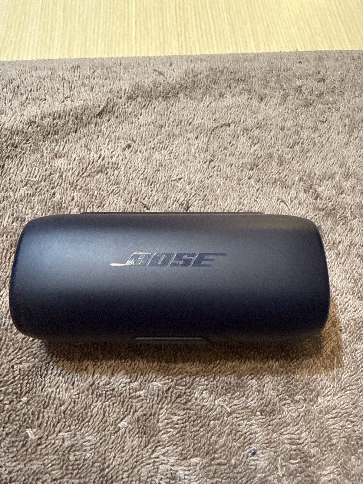 Bose SOUNDSPORT FREE WIRELESS Headphones Earbuds -black/orange