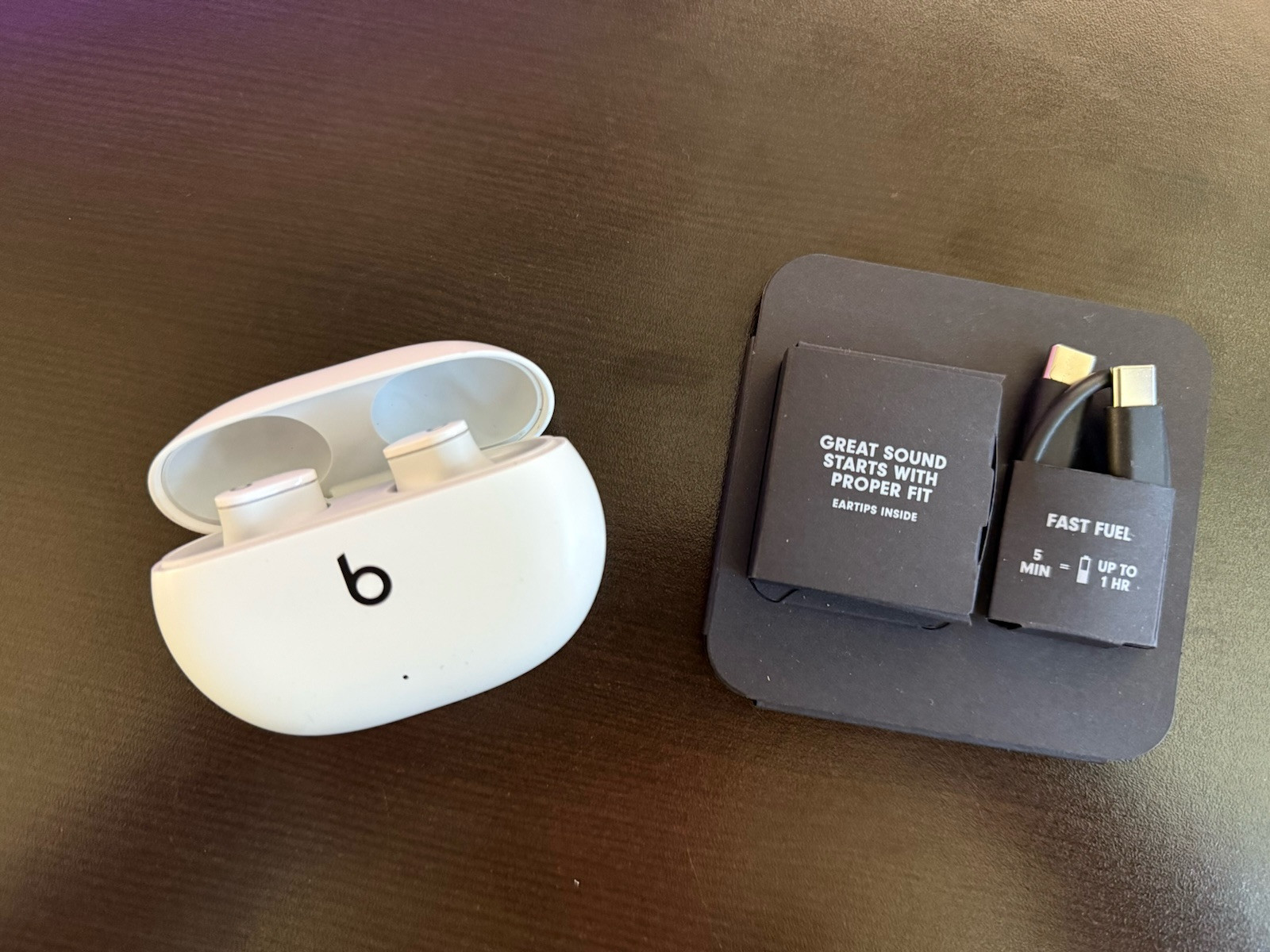 Beats by Dr. Dre Studio Buds – White