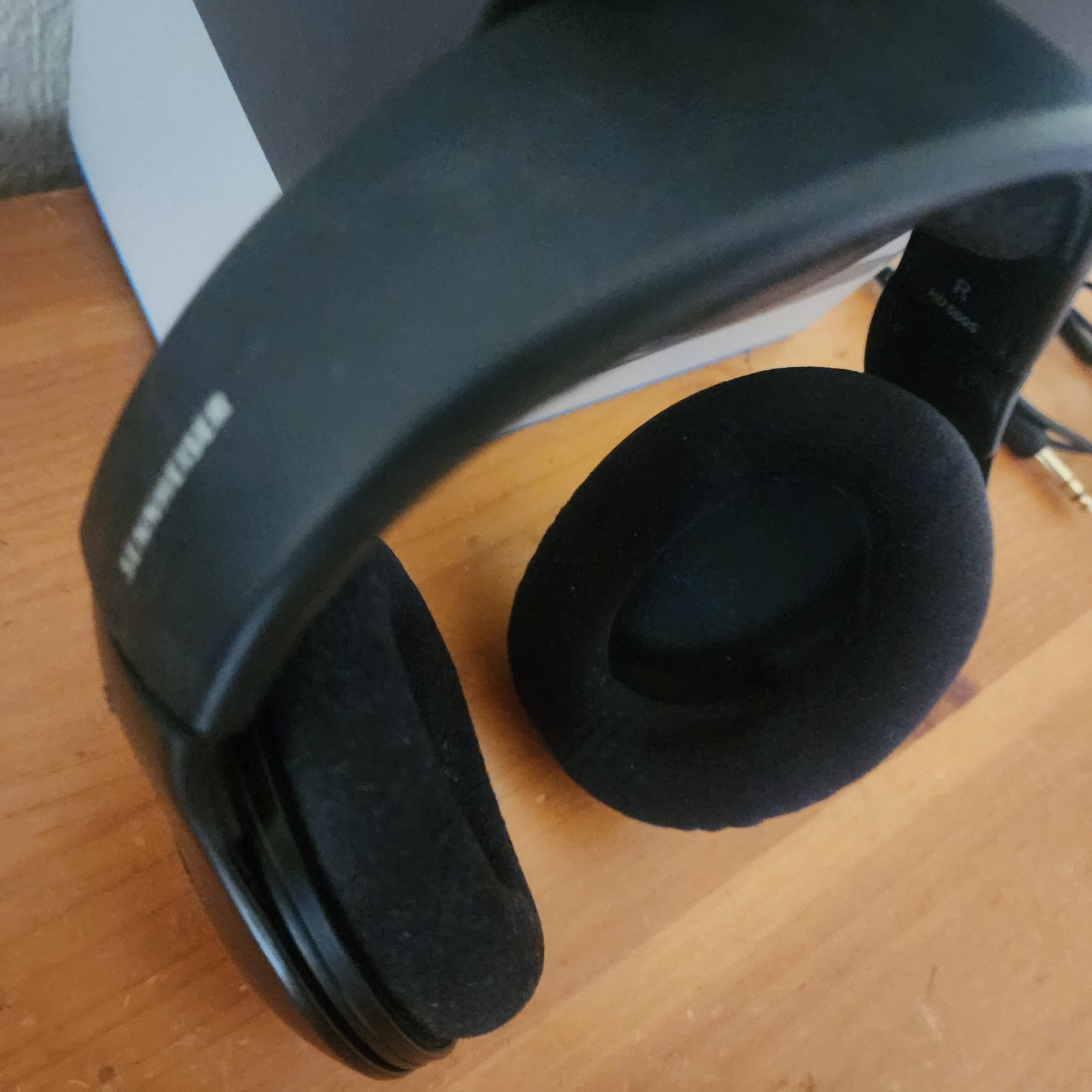 Sennheiser HD 560S Headphones With Original Box and Adapter Reference Open Back