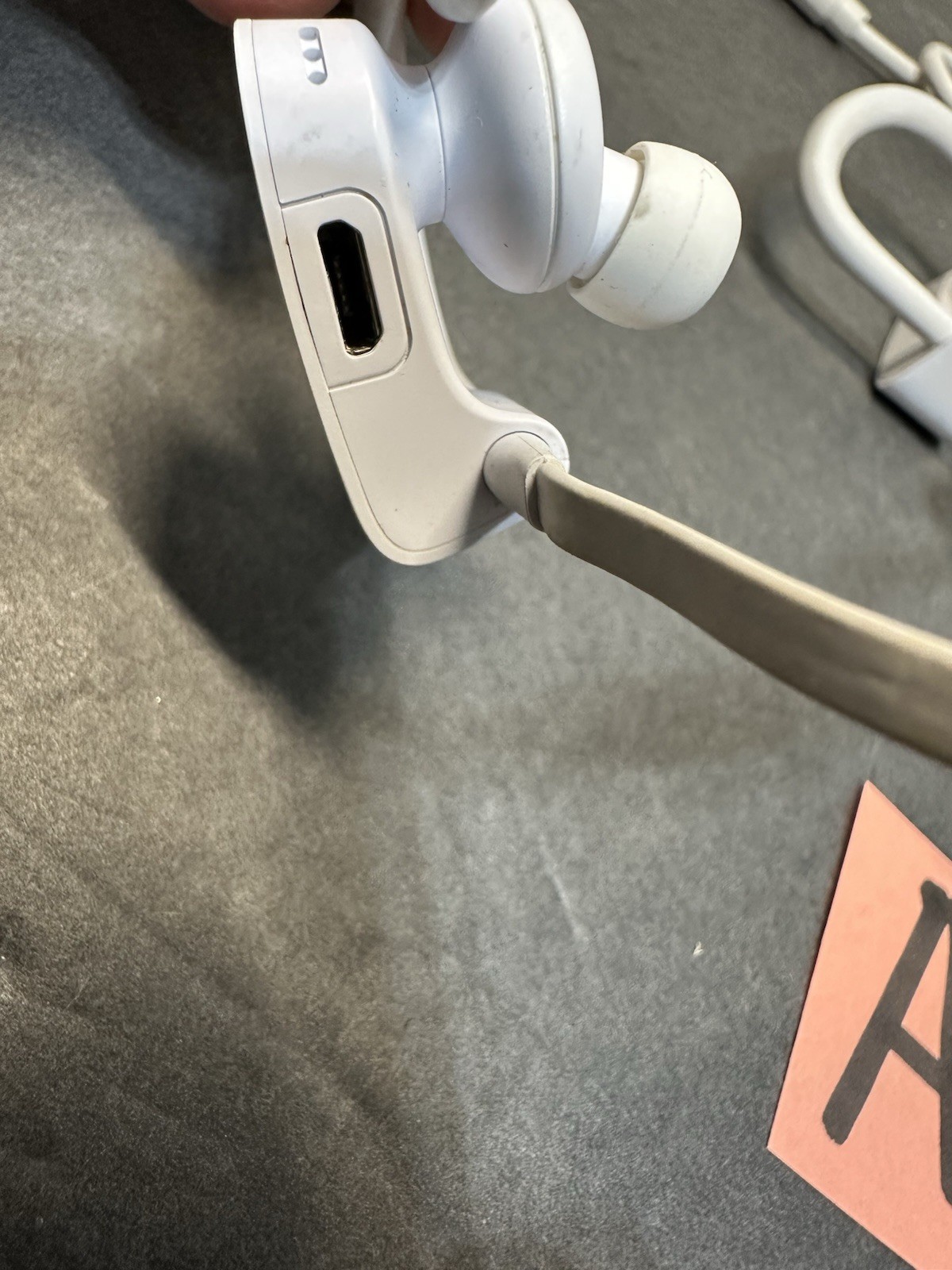 Beats Powerbeats3 Wireless in Ear Headphones – White
