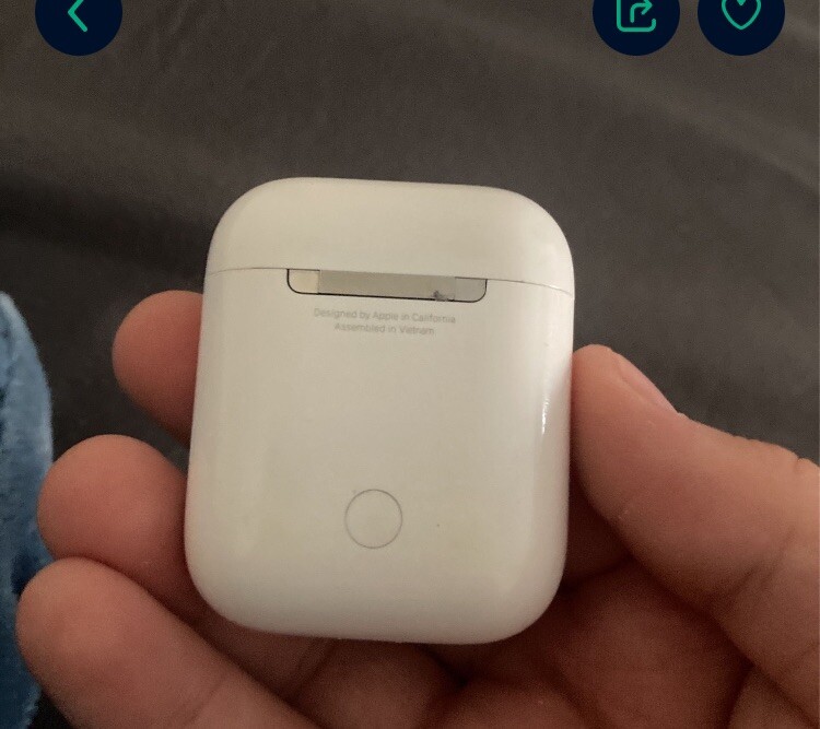 Airpods Gen 2 A2031 (look Closely See Description)