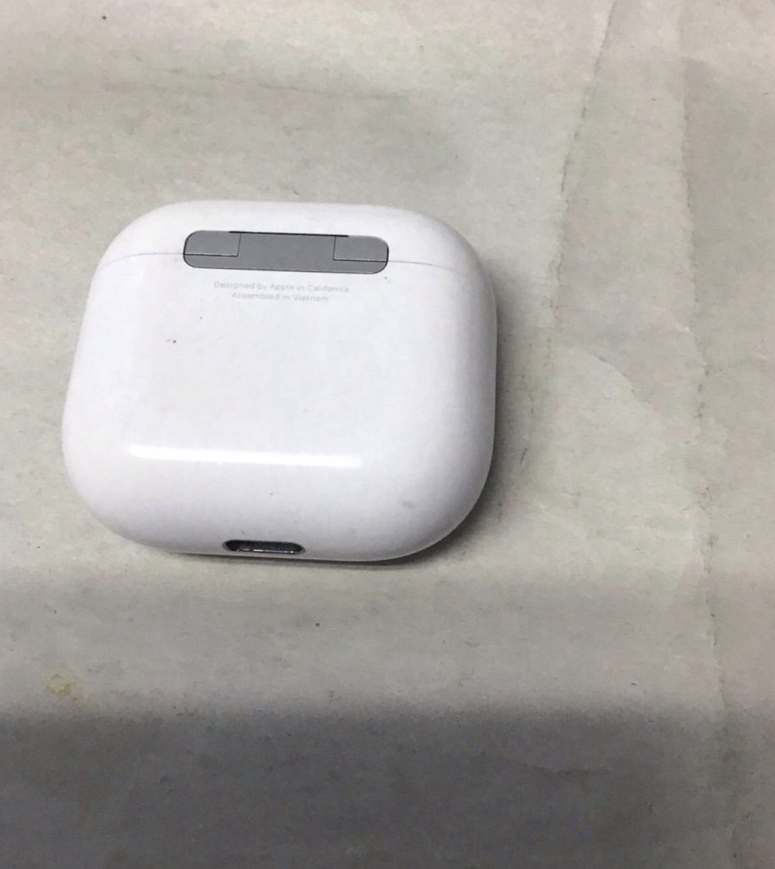 Apple AirPods 4 Earbuds w/ USB-C Case in White A3058, A3050, A3053 *READ *