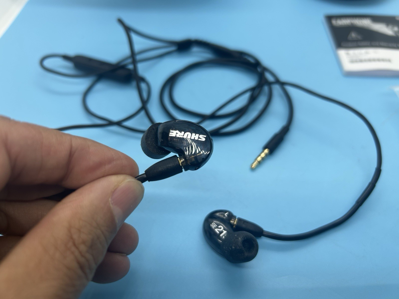 Shure AONIC 215 Gen 2 True Wireless In-Ear Headphones -Black.